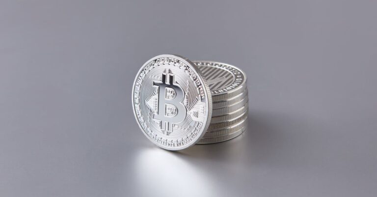 Alternative Cryptocurrencies: Investment Strategies for 2026